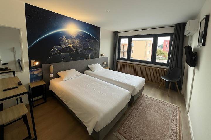 Hôtel pour 3 personnes, avec terrasse, animaux acceptés à Saint-Julien-en-Genevois - 4