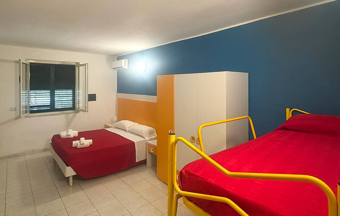 Apartamento acolhedor com piscina, estacionamento e acesso fácil à praia in Piraino, Messina (província)
