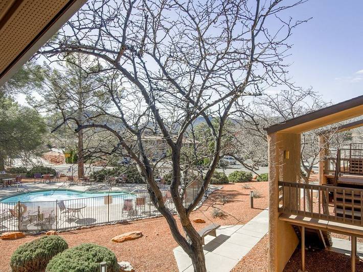 Vacation rental for 6 people, with pool and balcony in Oak Creek