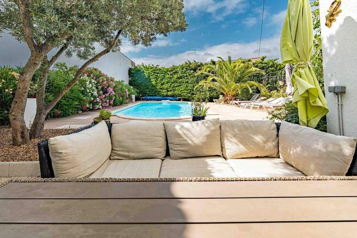 Location de vacances pour 14 personnes, avec Terrasse ainsi que Jardin et Piscine à Capendu - 3