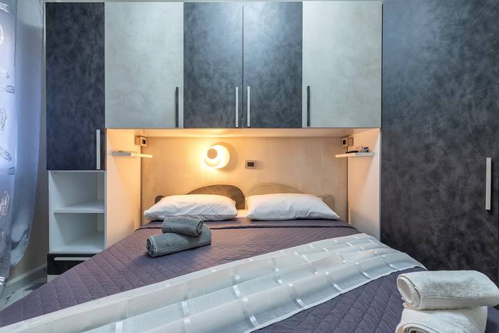 Room 'Camera Deluxe Doppia Con Letti Singoli' with Wi-Fi and Air Conditioning in Nulvi, Sassari Province