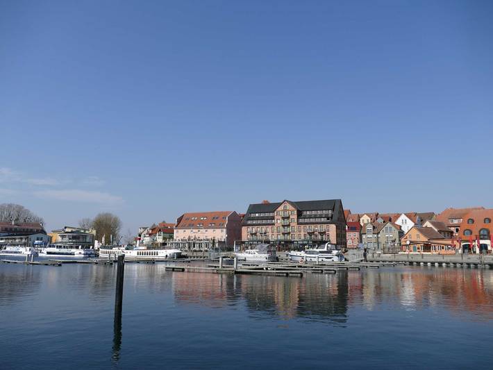 Ferienwohnung für 2 Personen, mit Balkon und Ausblick sowie Seeblick in Waren (Müritz) - 2