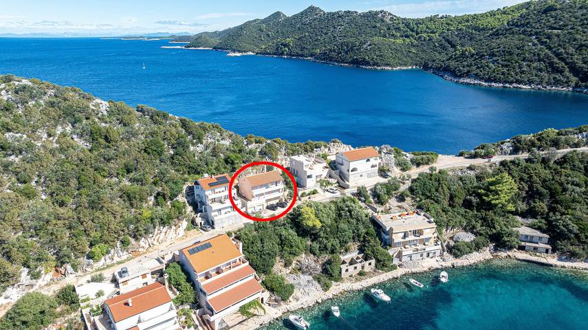 Gîte pour 6 personnes, avec balcon/terrasse dans Lastovo