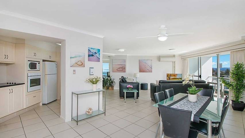 Holiday rental for 4 people, with balcony and hot tub in Rainbow Bay