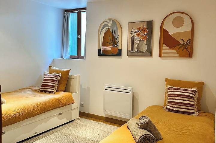 A charming and authentic townhouse located in a former farmhouse! in Auvers-sur-Oise, Regionaler Naturpark Vexin Français