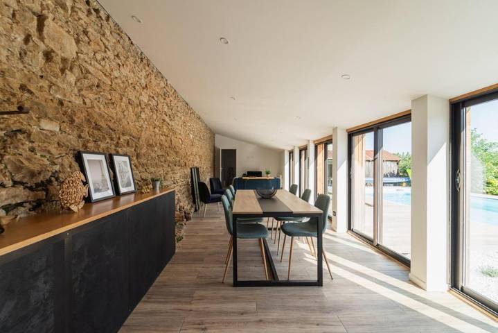 Location de vacances pour 10 personnes, avec jardin ainsi que piscine et terrasse à Vivonne - 4