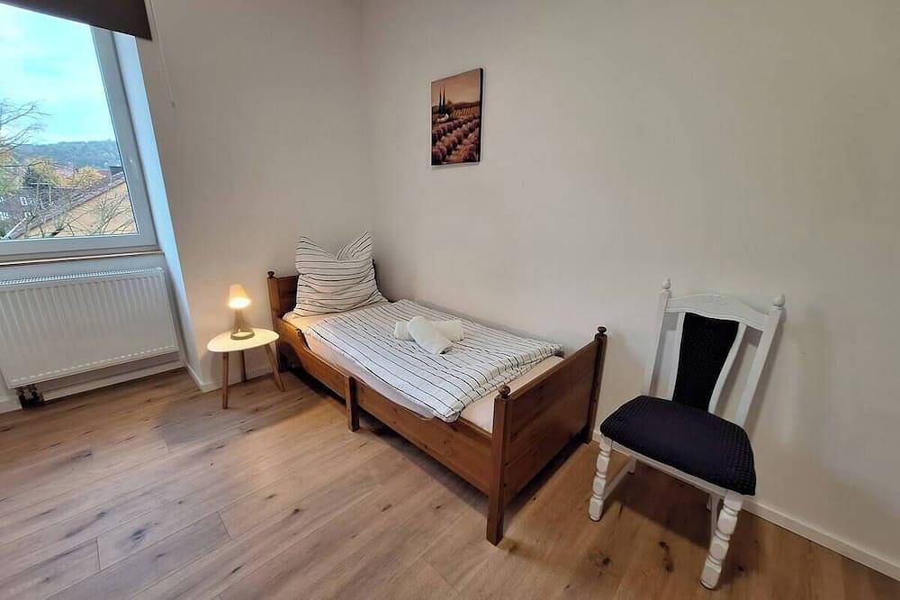Entire apartment, Komplett neu Renovierte, Zentrale 2-zimmer-wohnung in Hagen in Hagen, Ruhr district