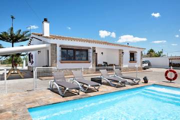 Casa rural para 7 personas, con jardín en La Janda