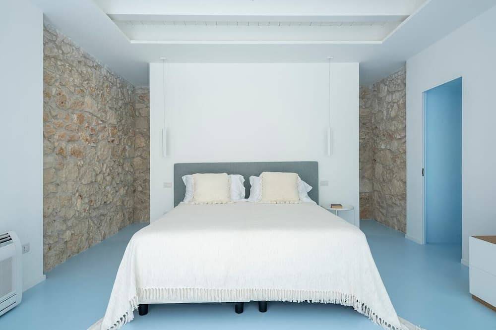 Villa Flavia -With swimming pool and sea access in Siracusa, Siracusa e dintorni