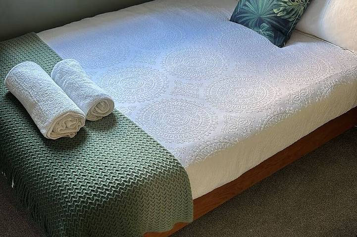 Ganze Wohnung, Charmante 2-Zimmer-Wohnung neben dem Bahnhof, in der Nähe der Stadt und am Meer in Worthing, West Sussex