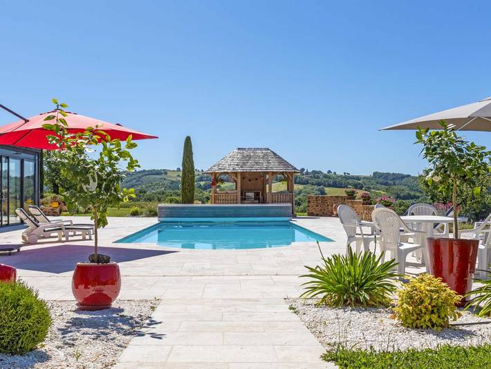 Gîte pour 6 personnes, avec Terrasse ainsi que Jardin et Piscine à Villefranche-d'Albigeois