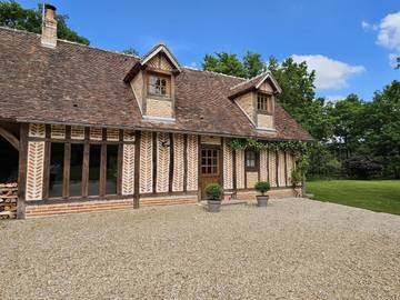 Gîte pour 6 personnes, avec terrasse et jardin à Contres
