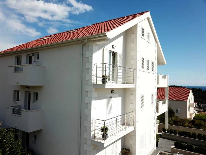 B&b per 3 persone, con Balcone e Terrazza nonché Giardino e Panorama sull' Isola di Lesina