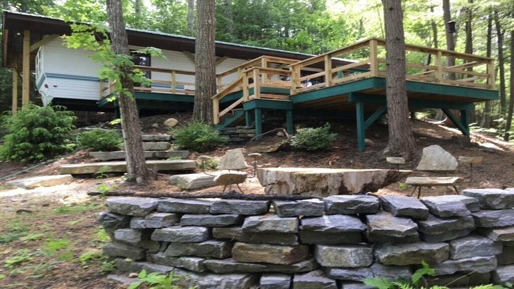 Ruhiges Nest / Nirvana unter Bäumen in New Hampshire