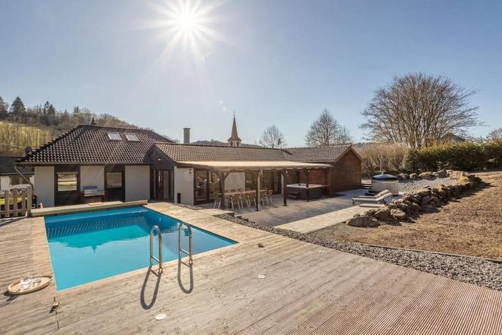 Villa für 12 Personen, mit Whirlpool und Garten sowie Sauna, mit Haustier - 1