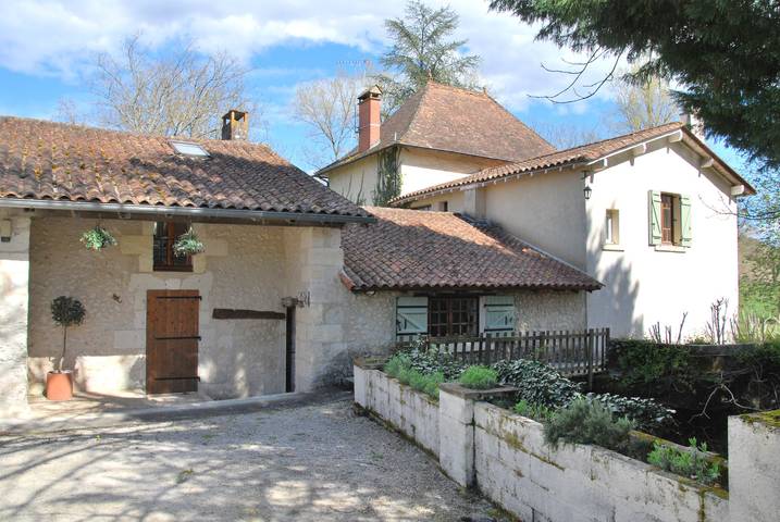 Gîte pour 4 personnes, avec piscine