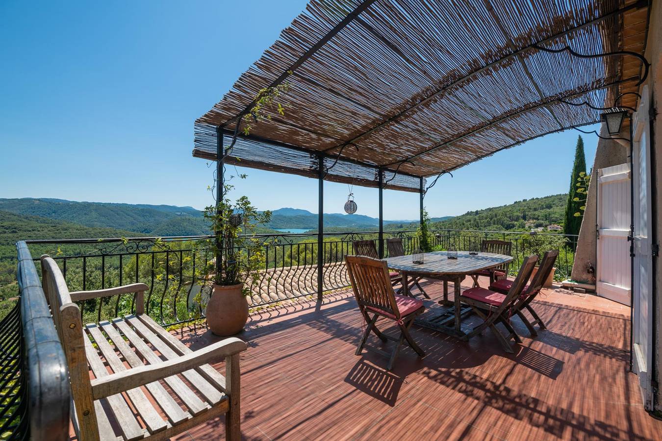 Vue du Lac in Montauroux, Côte méditerranéenne (France)