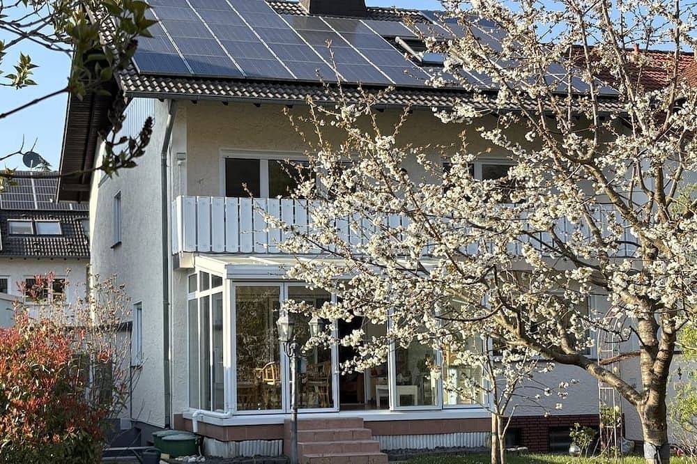 Ganze Wohnung, Haus Adomeit - Dachwohnung mit Balkon in Ahrweiler, Bad Neuenahr