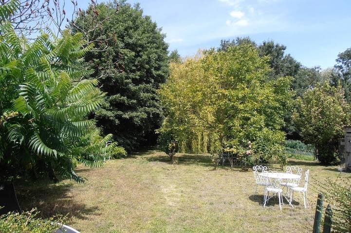 Location de vacances pour 5 personnes, avec Jardin à Saint-Hilaire-la-Palud