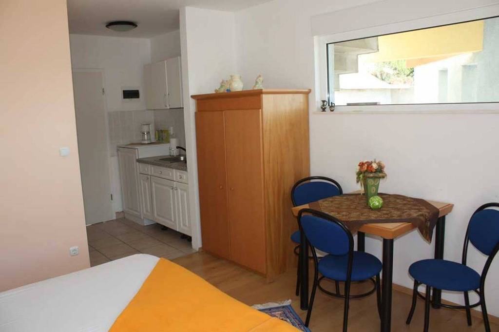 Estudio entero, Studioapartment in Trogir mit Balkon, Klimaanlage, W-Lan (4328-1) in Trogir, Čiovo