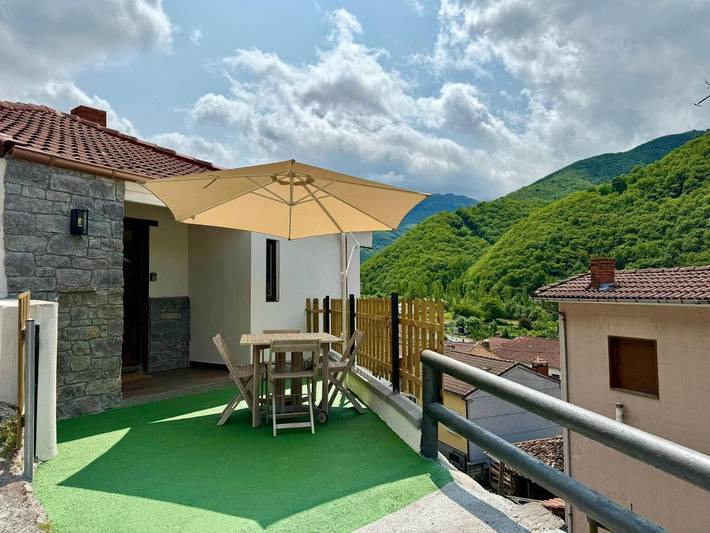 Casa rural para 4 personas, con Balcón además de Terraza y Vistas en Aller