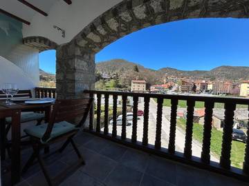 Gîte pour 4 personnes, avec balcon et vue à Ripoll