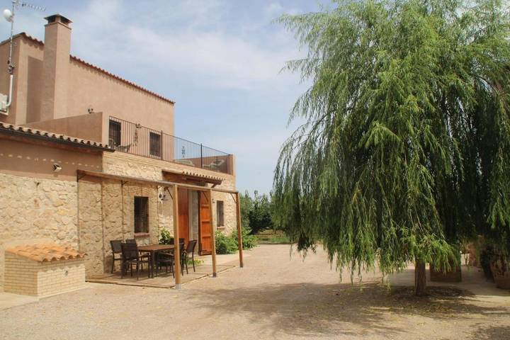 Chalet para 8 personas, con Balcón y Terraza además de Jardín y Piscina en Ribera d'Ebre