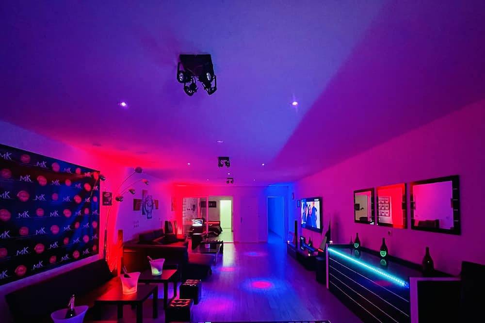 Entire apartment, 130 m2 designer loft in Châlons-en-Champagne, Marne