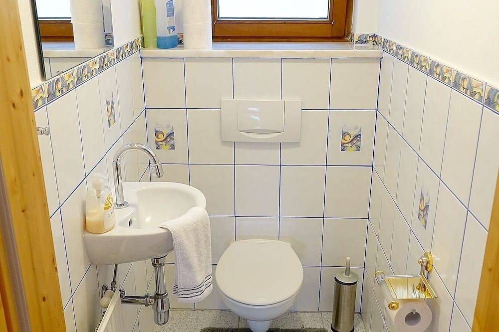 Ganze Wohnung, Quiet holiday apartment, balcony, Lake Constance and Allgäu 30 minutes away by car in Alberschwende, Bodensee-Vorarlberg