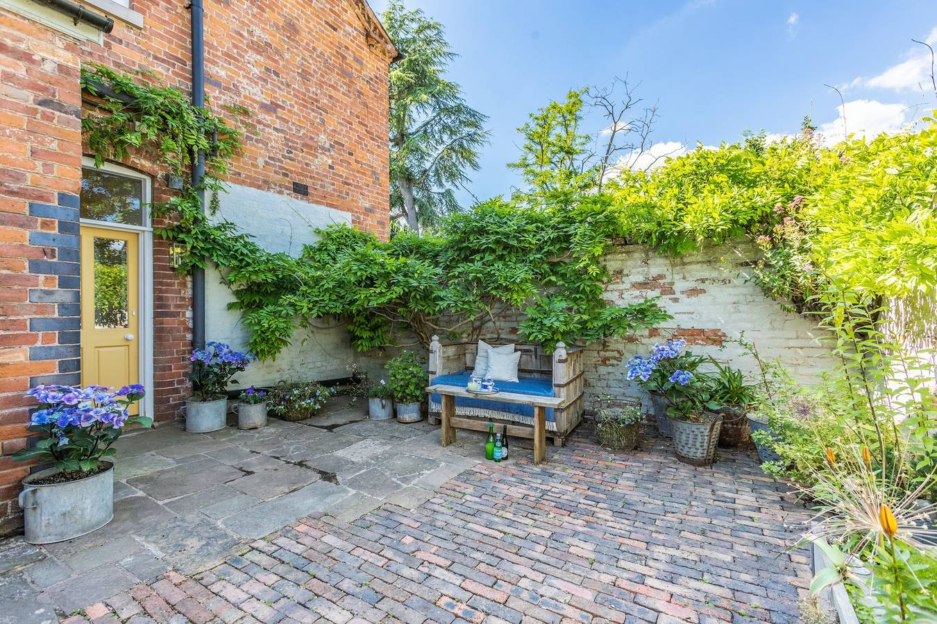 Courtyard Retreat in Tenbury, Worcestershire