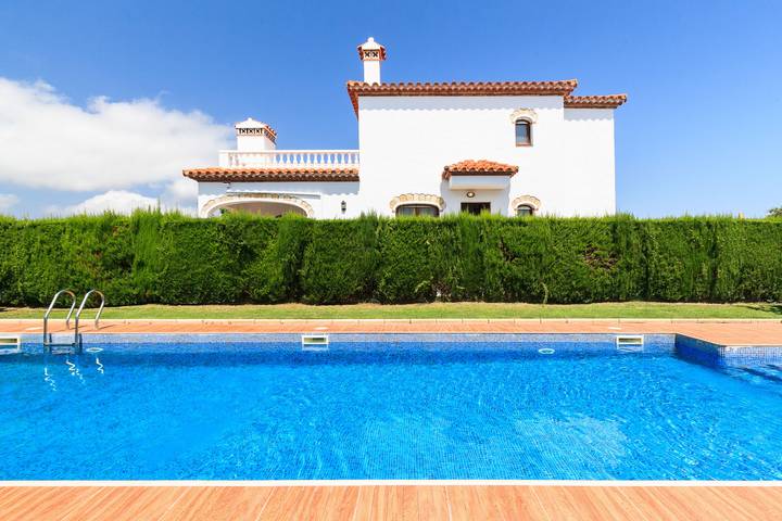 Ferienhaus für 7 Personen, mit Terrasse und Garten sowie Pool in Miami Platja - 2