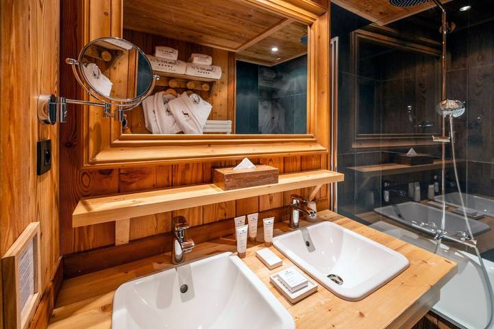 Hôtel pour 3 personnes, avec Piscine et Sauna dans l' Isère - 3