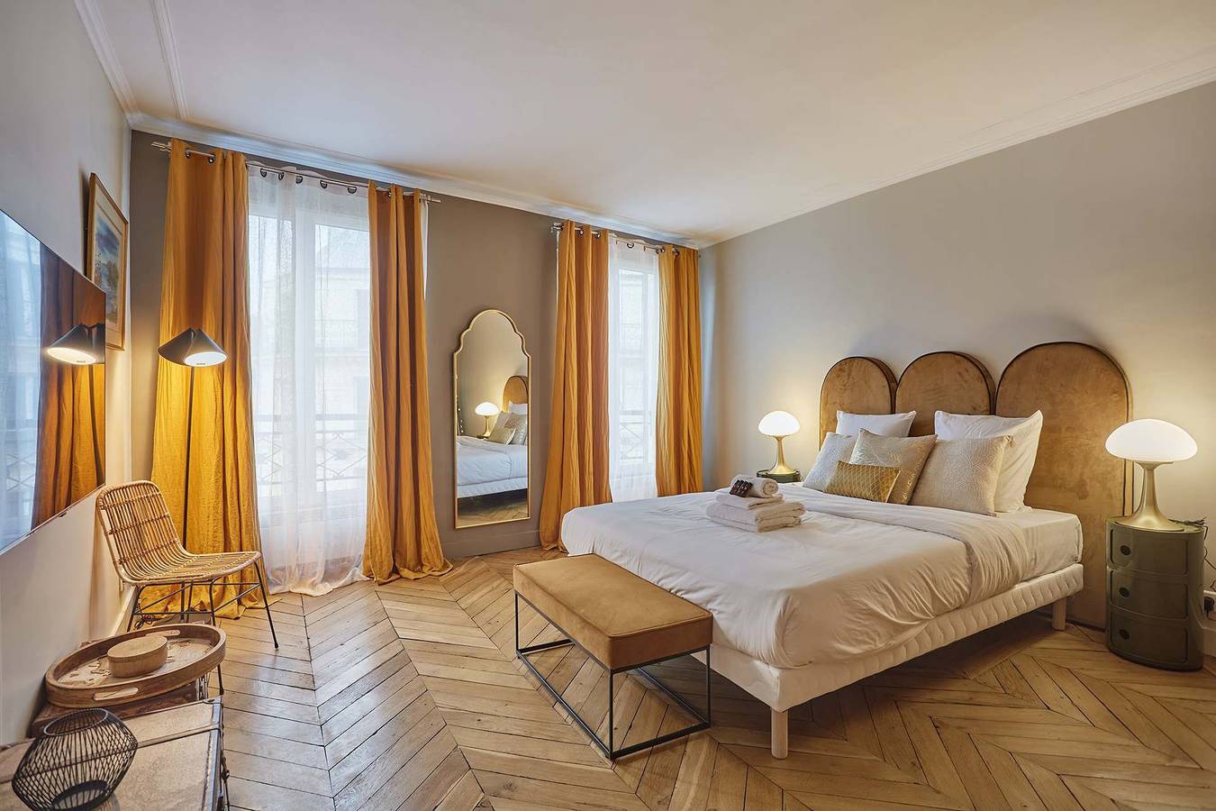 Ganze Wohnung, Apartment 2 bedrooms Center of Paris in 10e Arrondissement, Paris