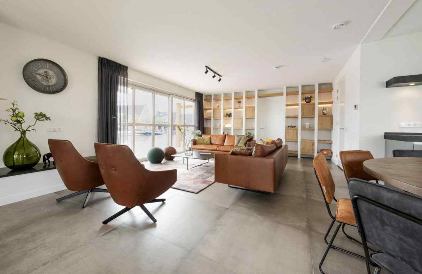 Luxusvilla für 12 Personen mit Sauna und Außen Spa am Tjeukemeer in Friesland in Delfstrahuizen, Friesland