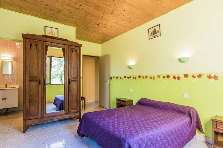 Location de vacances pour 5 personnes, avec piscine ainsi que terrasse et jardin, animaux acceptés à Salignac-Eyvigues - 2