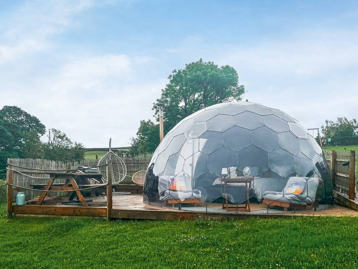 Glamping for 2 people, with garden, with pets in Lancashire
