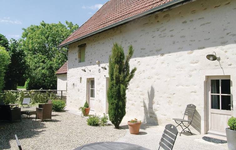 Location de vacances pour 4 personnes, avec Terrasse dans Combertault