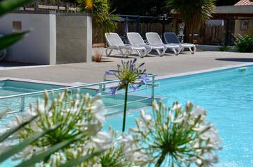 Camping pour 5 personnes, avec jardin et piscine à Longeville-sur-Mer