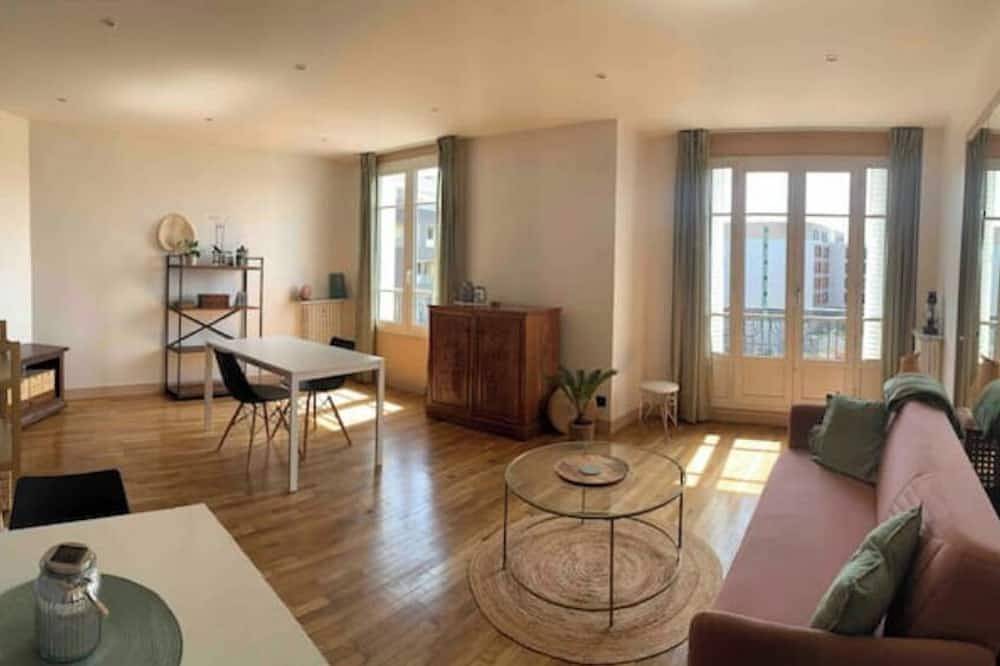 Appartement De Vacances pour 4 Personnes dans Asnières-sur-Seine, Hauts-de-Seine