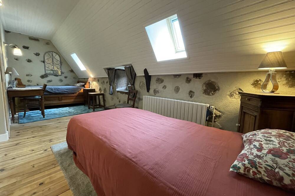 Gîte aux gardes - aux pieds des montagnes in Saint-Jacques-des-Blats, Aurillac region