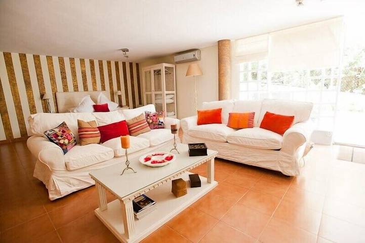Apartamento de vacaciones para 4 personas, con jardín y piscina - 1