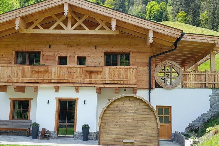 Chalet für 10 Personen, mit Balkon und Sauna sowie Garten in Dienten am Hochkönig