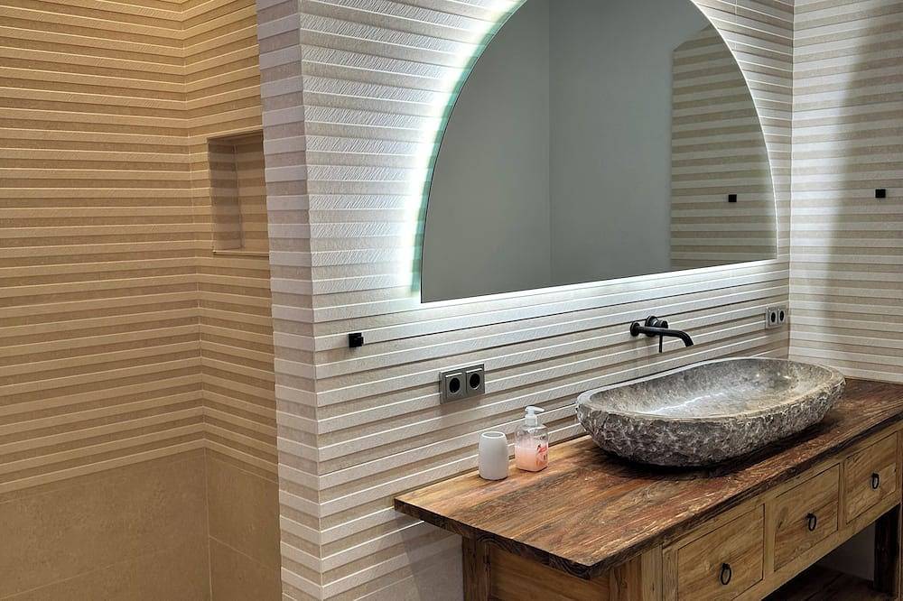 Top house (2022) over Pefkos/ (Lindos) with excl. pool, sea view on huge plot in Lindos, Rhodos