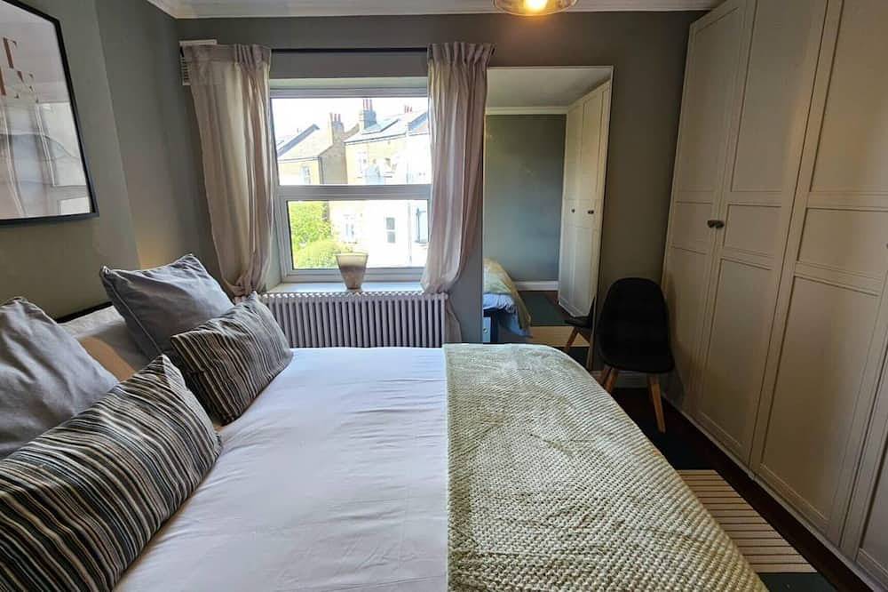 Entire apartment, Elegant Greenwich Apartment in Chelmsford, Essex