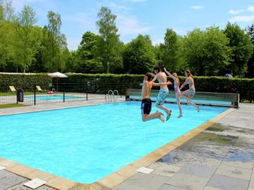 Ferienhaus für 18 Personen, mit Terrasse und Pool in den Niederlande