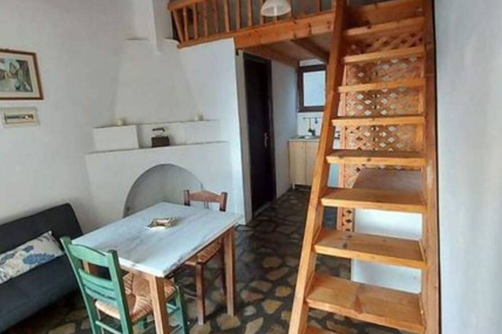 Schönes Haus auf einem Hügel auf der Insel Samos, 400 m von einem organisierten Strand entfernt in Samos