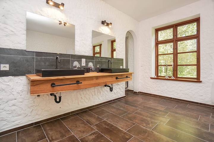 Reetdach-Anwesen - Sauna, Whirlpool, See & 15.000 m2 Privatgarten | 10 Pers. in Gnarrenburg, Landkreis Rotenburg (Wümme)