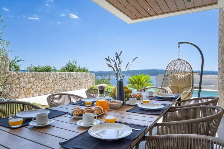 Villa für 8 Personen, mit Meerblick und Pool sowie Balkon, kinderfreundlich in Crikvenica - 2