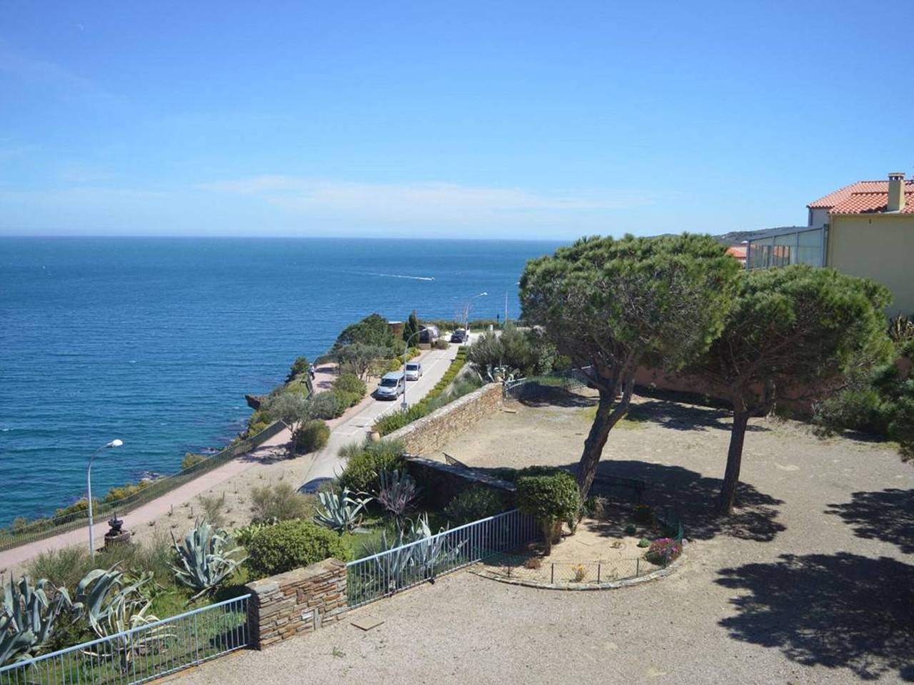 Apartamento entero, Luminoso apartamento de 2 habitaciones con vista al mar, parking y Wifi en Banyuls-sur-Mer in La Côte Vermeille, Banyuls-sur-Mer