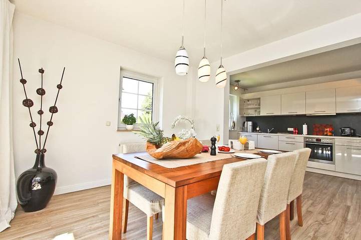 Ferienhaus für 8 Personen, mit Garten und Balkon